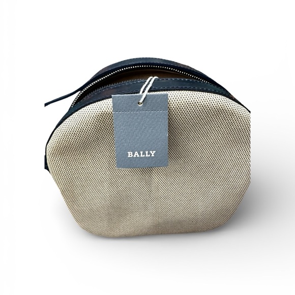 Bally Linen & Calf Leather Crossbody | Leather Lined | Made in Italy | 1990s - Picture 3 of 14